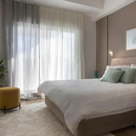 Thisean Modern By Apartmanhotel 4*